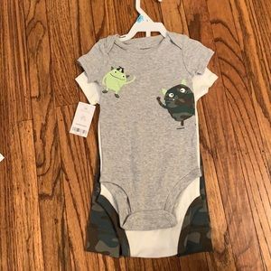 NWT Carter’s set of two onesies and pants size 6m